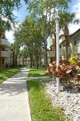 2nd image of 10491 SW 15th Ln APT 211
