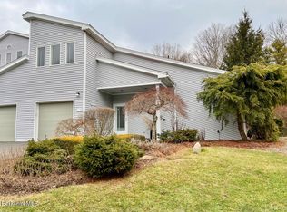 12D Muirfield Dr #12D, Lenox, MA 01240