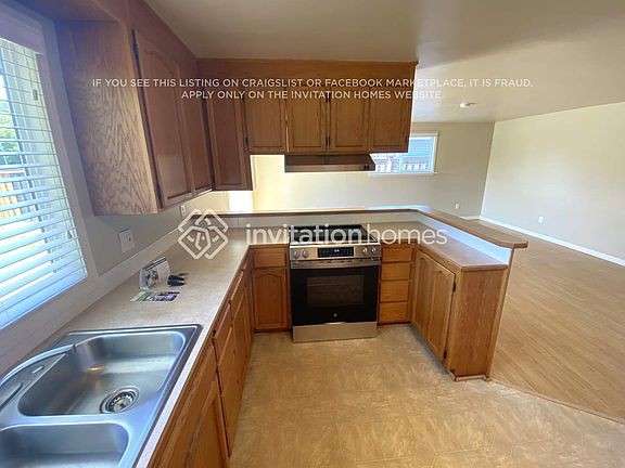 5th image of 4912 32nd St NE