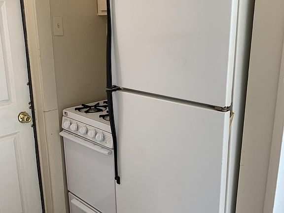 5th image of 2945 Dekalb St APT 13