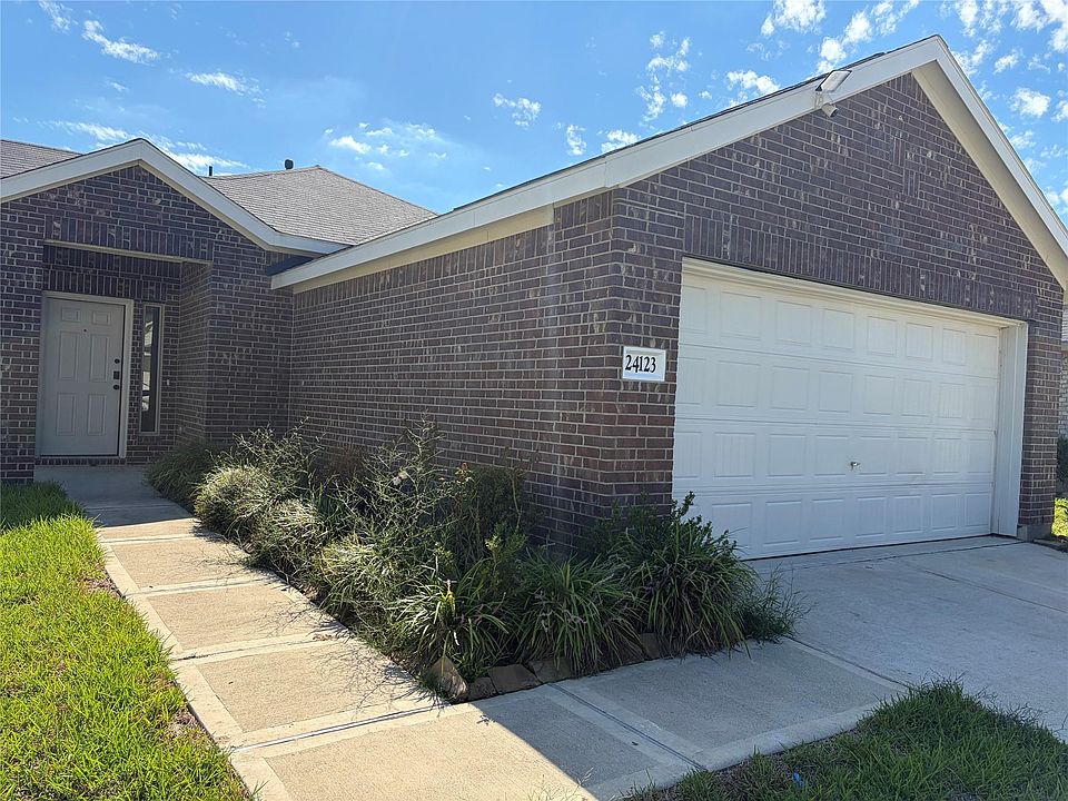 1st image of 24123 Maple Turn Ln