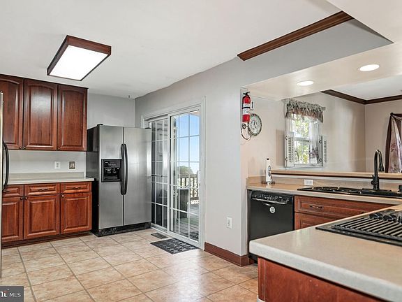 5th image of 4716 Kentwood Ln