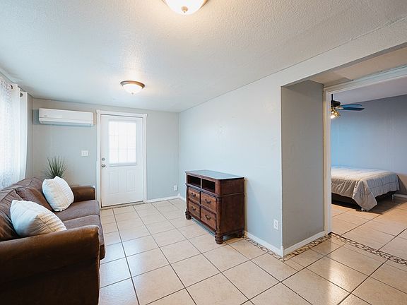4th image of 1222 N Hancock Ave #B