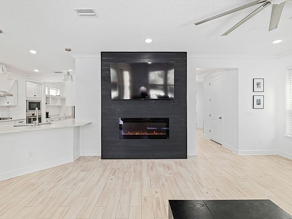 5th image of 524 Vista Lake Cir