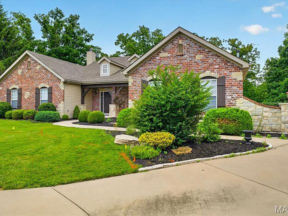 3rd image of 886 Arbor Chase Dr