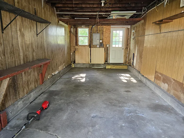 829 Kendall Ave S — Photo 17