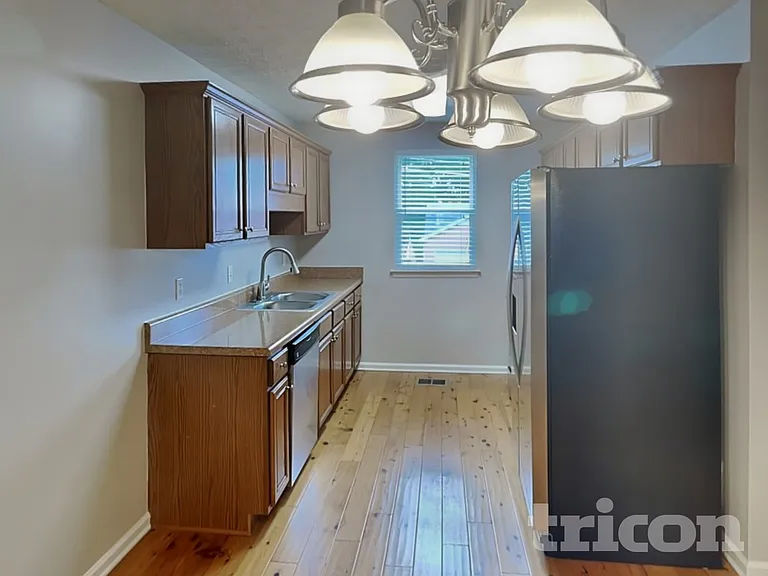 119 Bradford Cir — Photo 6