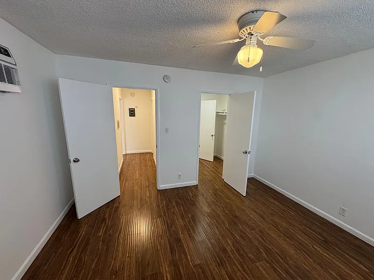 617 N Orange Dr — Photo 19