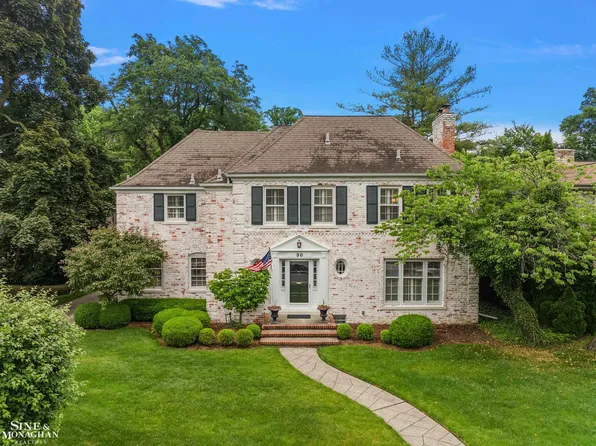 30 Elm Ct, Grosse Pointe Farms, MI 48236