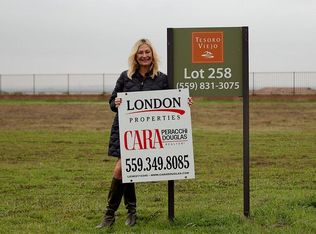 902 Terrace Pl, Madera, CA 93636