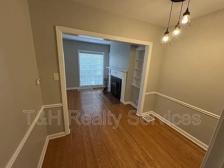 5302 E Saint Joseph St — Photo 9