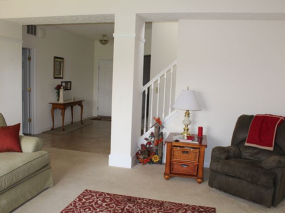 3rd image of 7427 Pipestone Dr