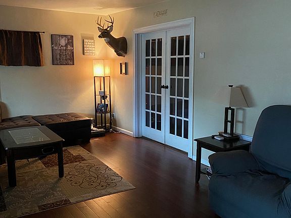 Living Room (2)