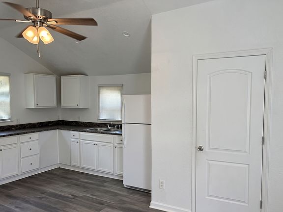 4th image of 2702 S Brown Ave