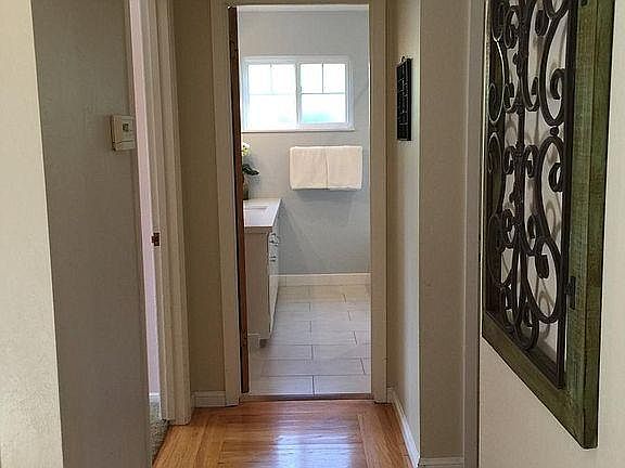 5th image of 15680 Hollingsworth Dr