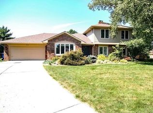 1892 Woodridge Pl, Greenwood, IN