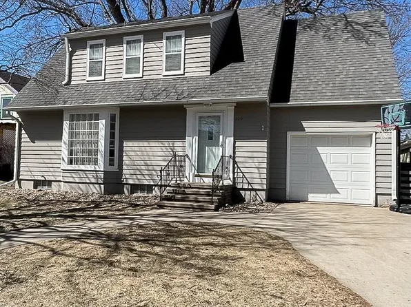 209 NE Park St, Luverne, MN 56156