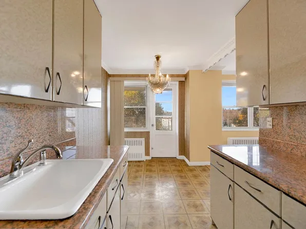 2483 West 16th Street image 7 of 16