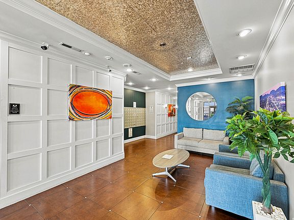 5th image of 230 E Broadway S #1002