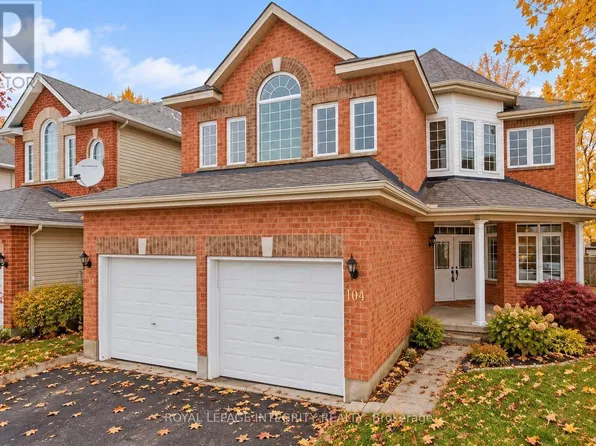 104 Whitestone Dr, Ottawa, ON K2C 4C5
