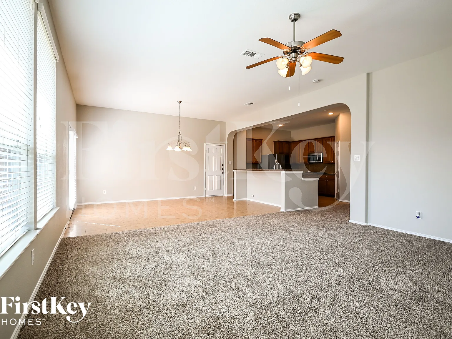 4 bed, 2.5 bath, 2702 sqft, $2,880 — Photo 3