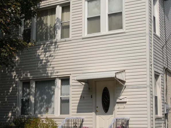 38 1st St, Lodi, NJ 07644