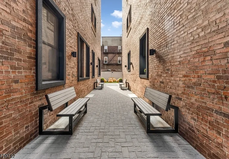 189 Dayton Ave #101 — Photo 10