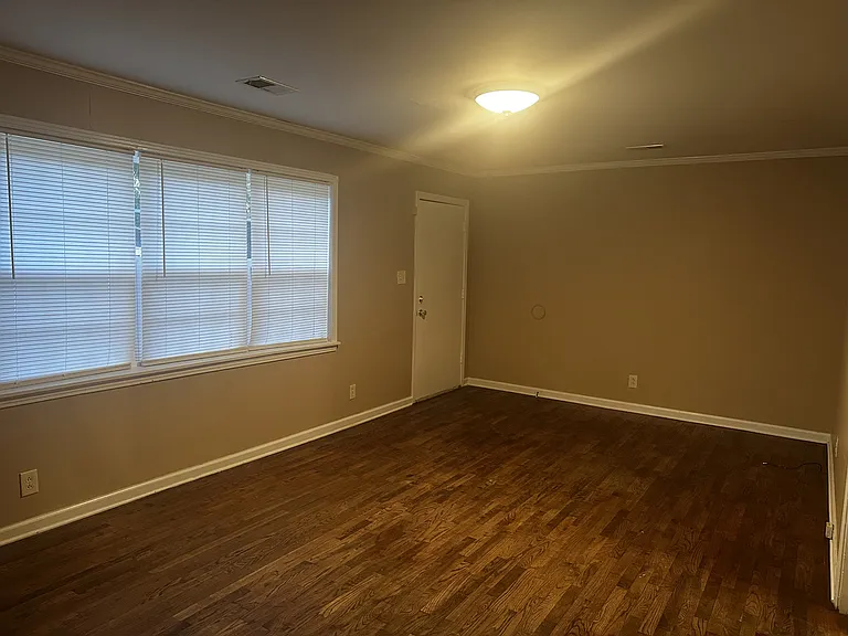 1154 Westmoreland St #1 — Photo 2