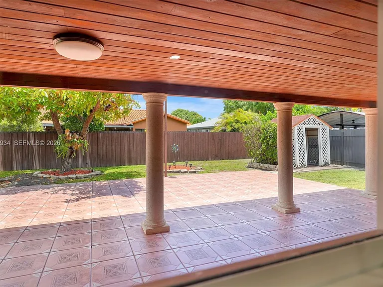 9031 SW 11th St — Photo 22