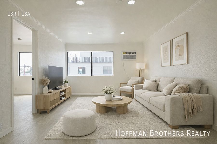1st image of 1816 N Gramercy Pl APT 302