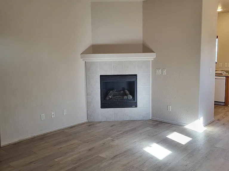 995 Piedmont Ct — Photo 14