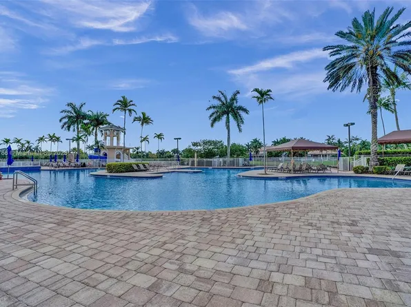 1322 Majesty Ter, Weston, FL 33327