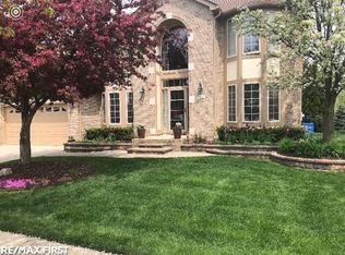 17791 Rocco Dr, Macomb, MI 48044