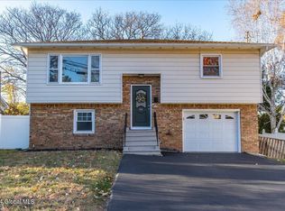 54 Tremont St, Albany, NY 12205