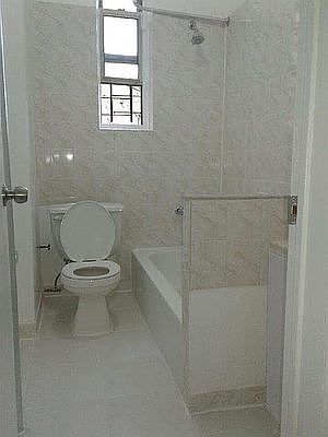 3rd image of 2100 Beekman Pl APT 4S