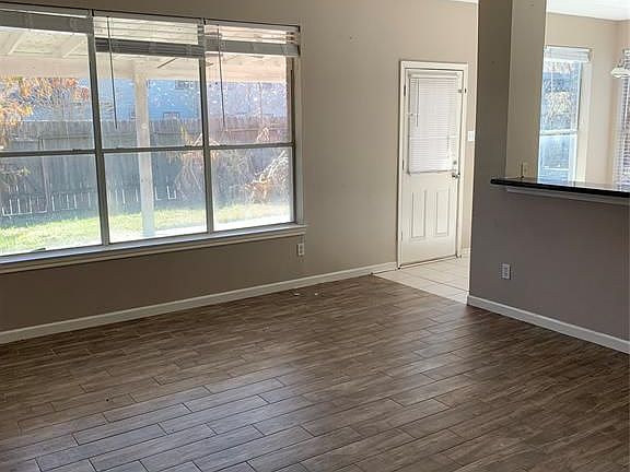 4th image of 3211 Gatesbury Ct