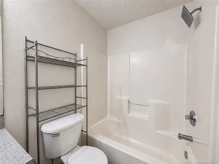 756 SE Lansdowne Ave — Photo 23