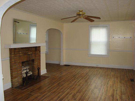 4th image of 1405 Forest Ave