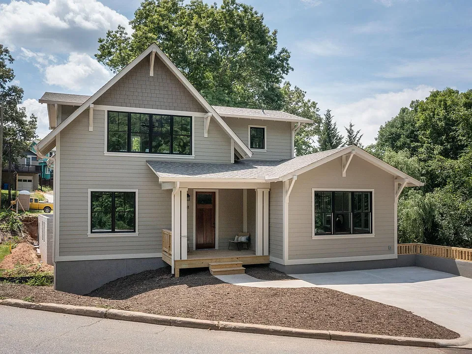 81 Courtland Ave