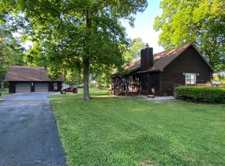 3675 Cross Rd, Salem, IL 62881