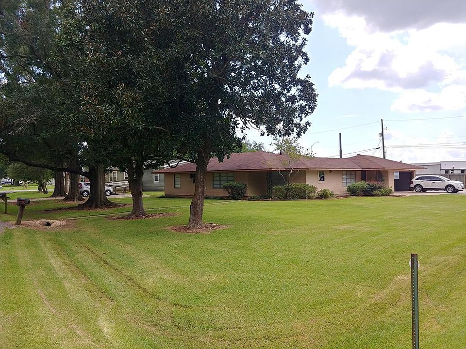 1st image of 2325 Lilac St