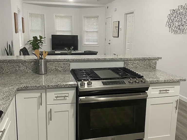 383 Academy Ave #2 — Photo 2