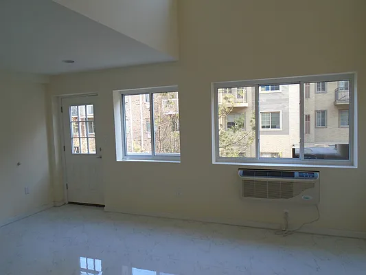 Rented by 18 REALTY | media 17