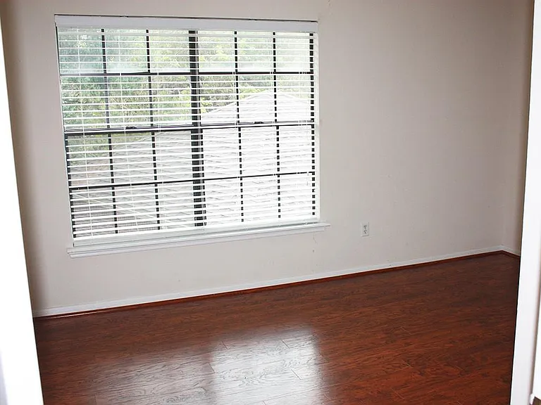 2319 Mill Creek Dr — Photo 8