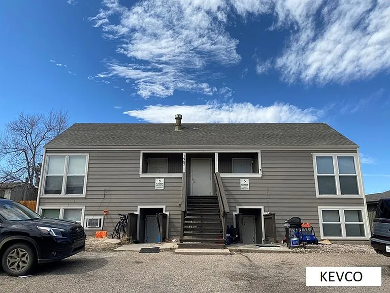 1907 Pecan St — Photo 1