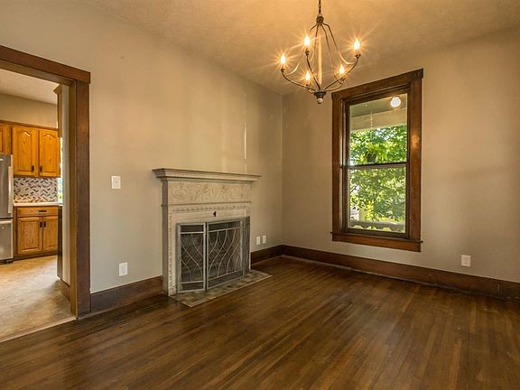3rd image of 620 W Association St