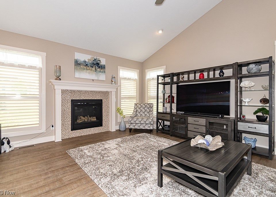 8732 Summer Wind Ln, Mentor, OH 44060 Zillow