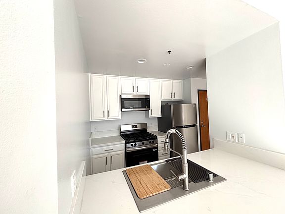 2nd image of 1347 23rd St APT 307