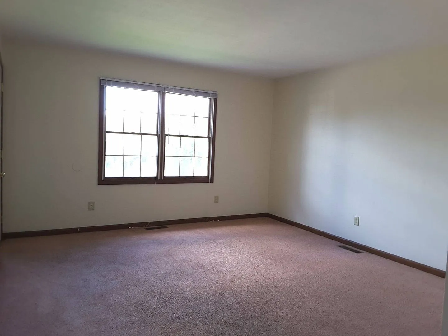120 S Silverwood Ln — Photo 3