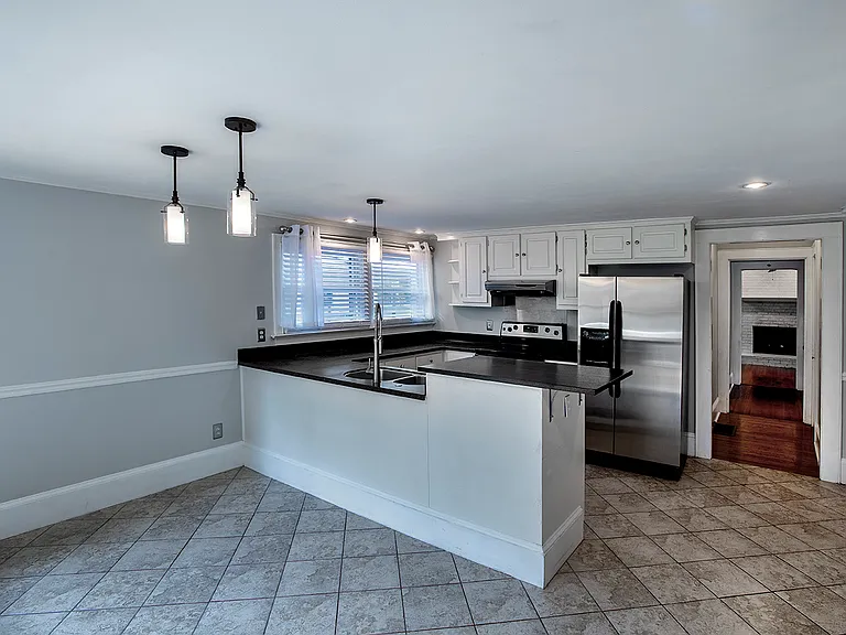 220 Buist Ave — Photo 5